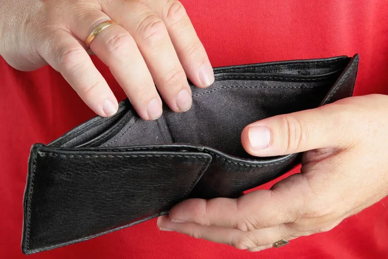 3 in 10 adults can’t afford life insurance – here are 4 easy ways to save money on yours