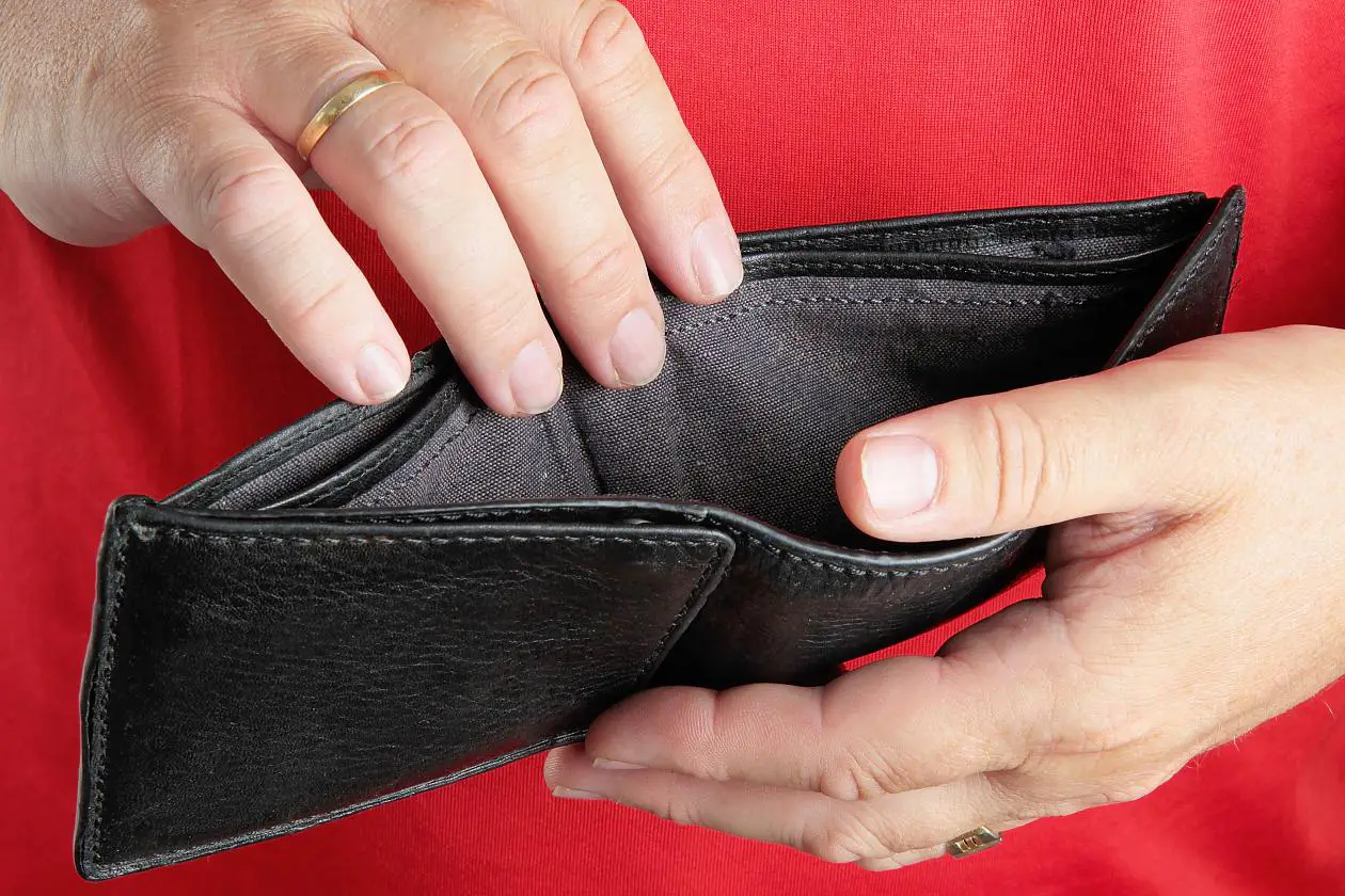 3 in 10 adults can’t afford life insurance – here are 4 easy ways to save money on yours